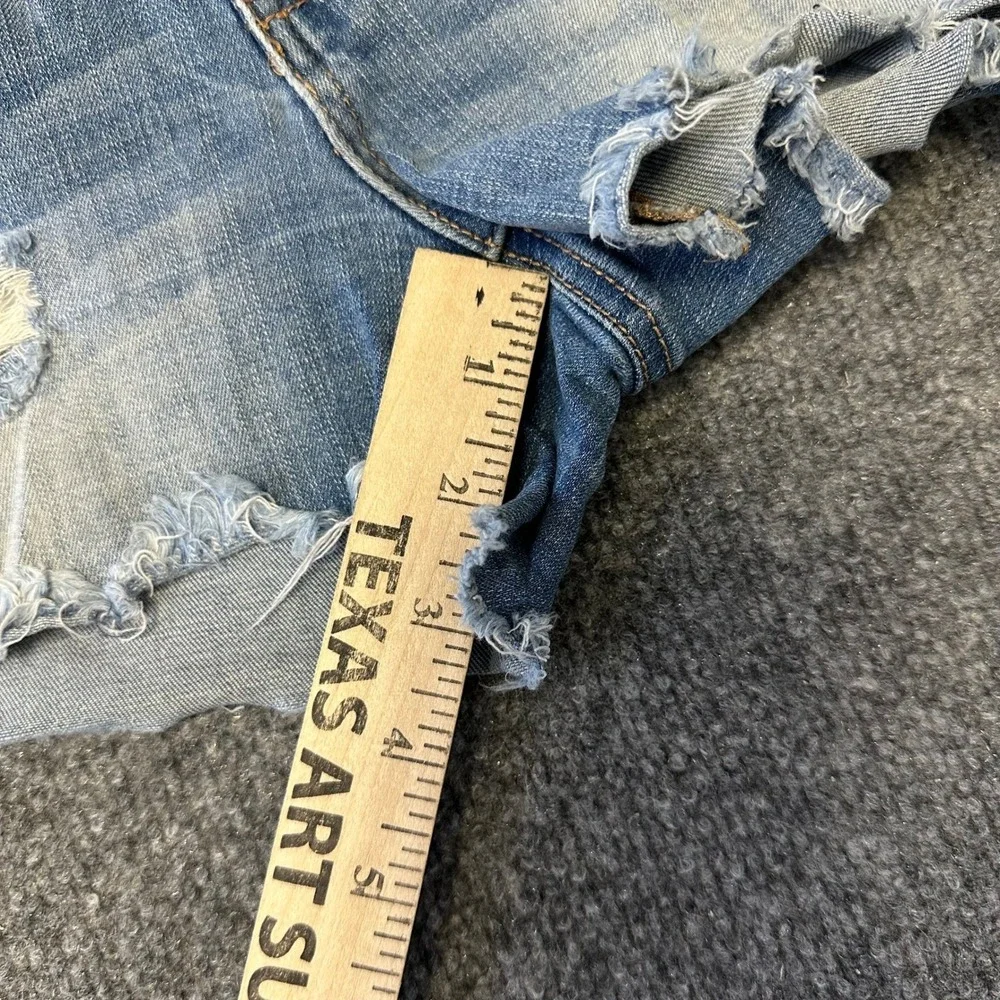 Aeropostale Shorts Womens Size 2 Light Wash Distressed Frayed Hem Denim Casual